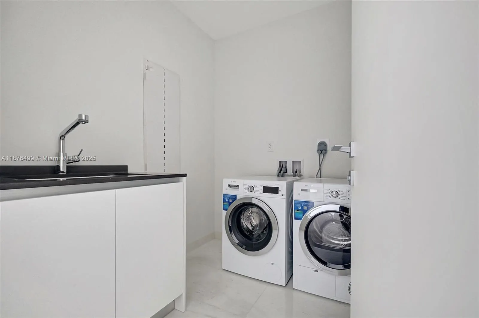 300 Biscayne Boulevard Way, #2402E
