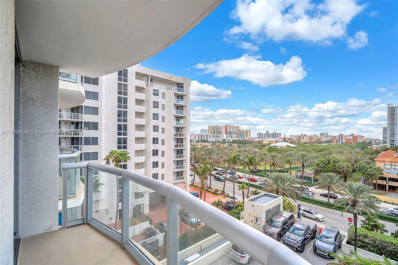 17315 Collins Ave, #607