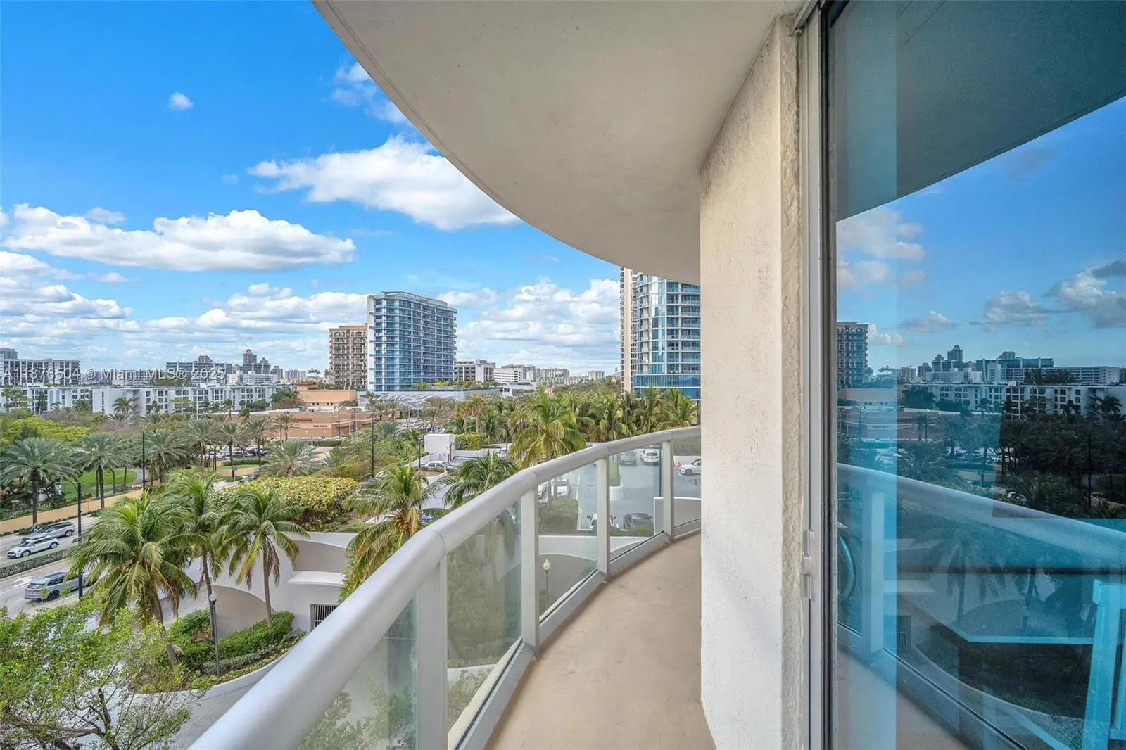 17315 Collins Ave, #607