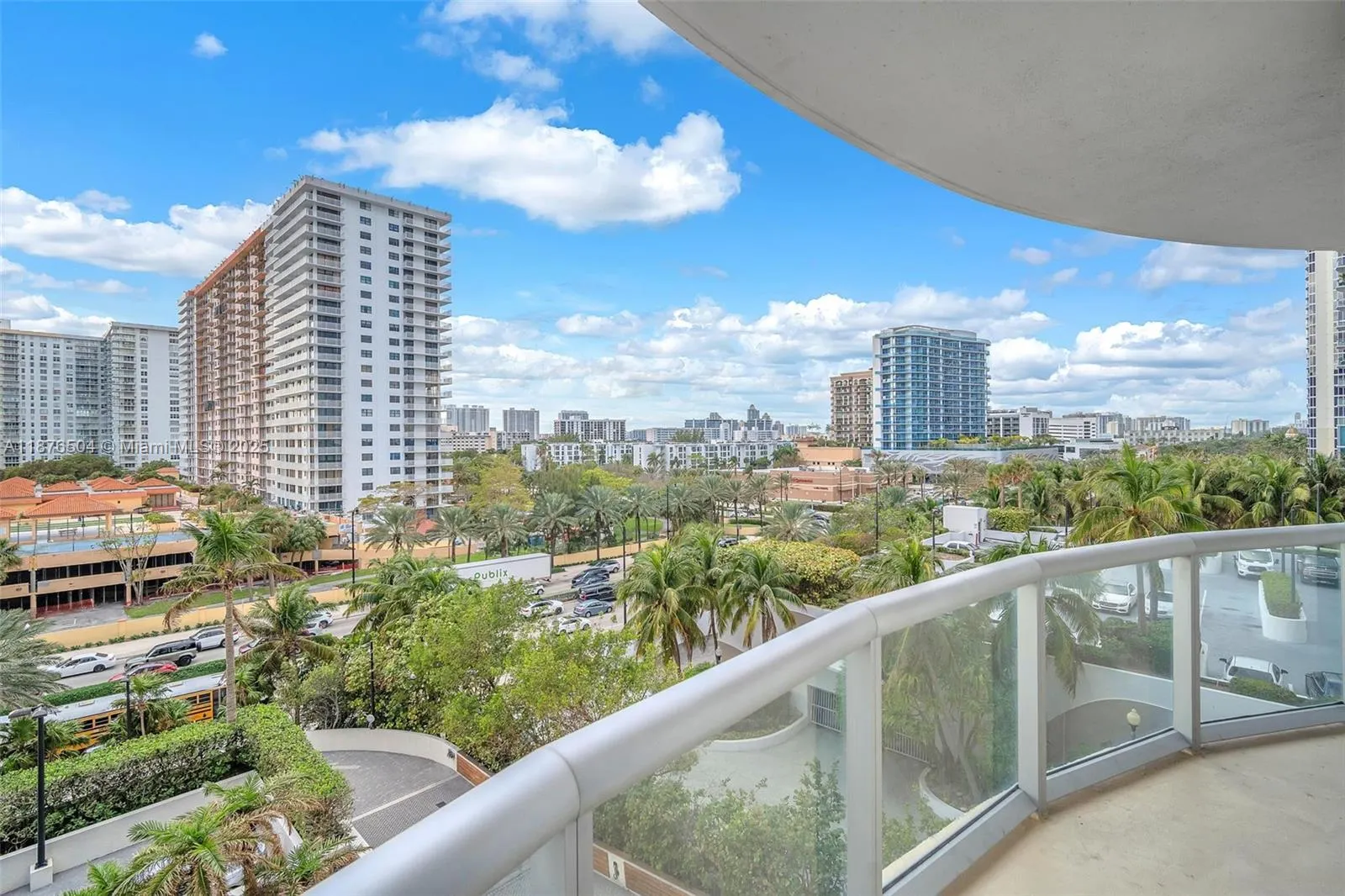 17315 Collins Ave, #607