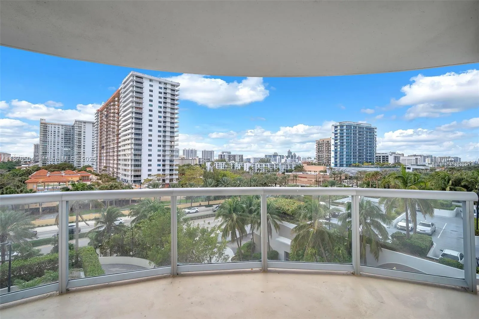 17315 Collins Ave, #607