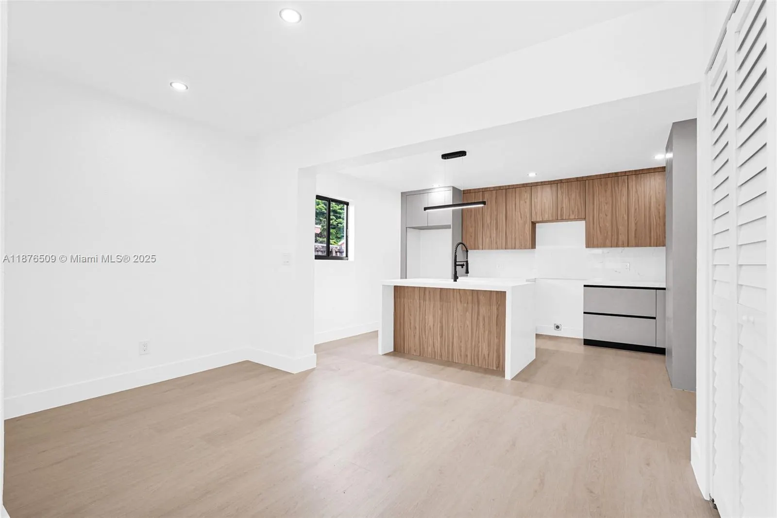 3315 NW 98th St