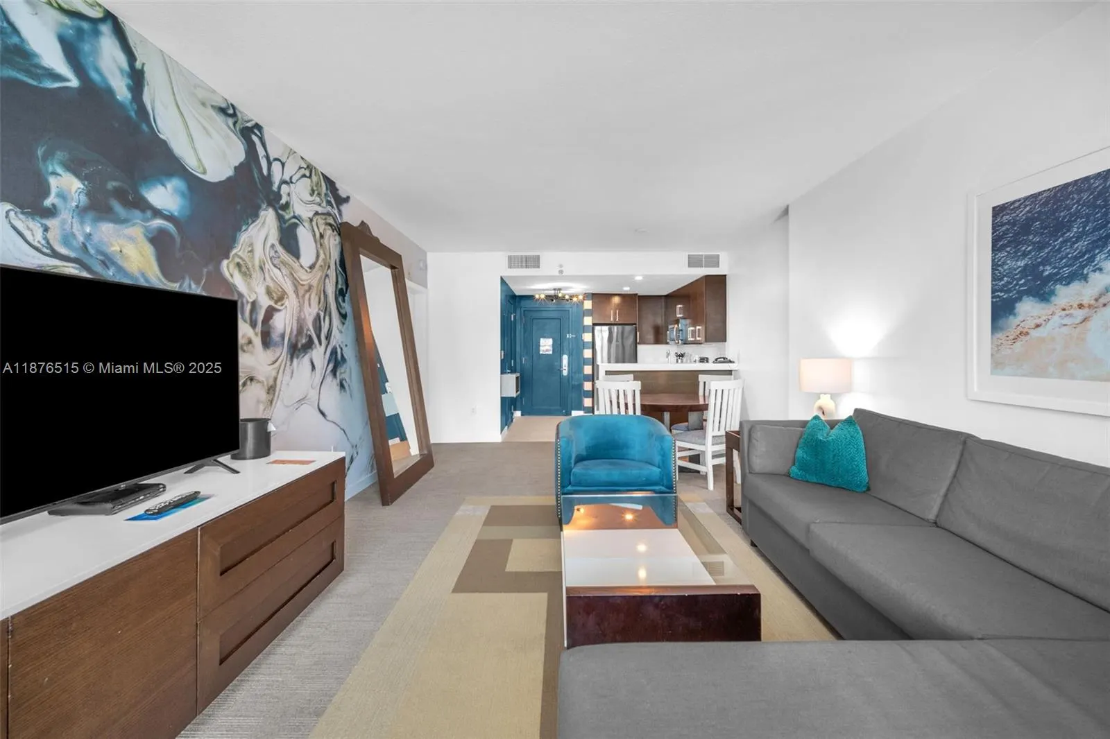 17315 Collins Ave, #702