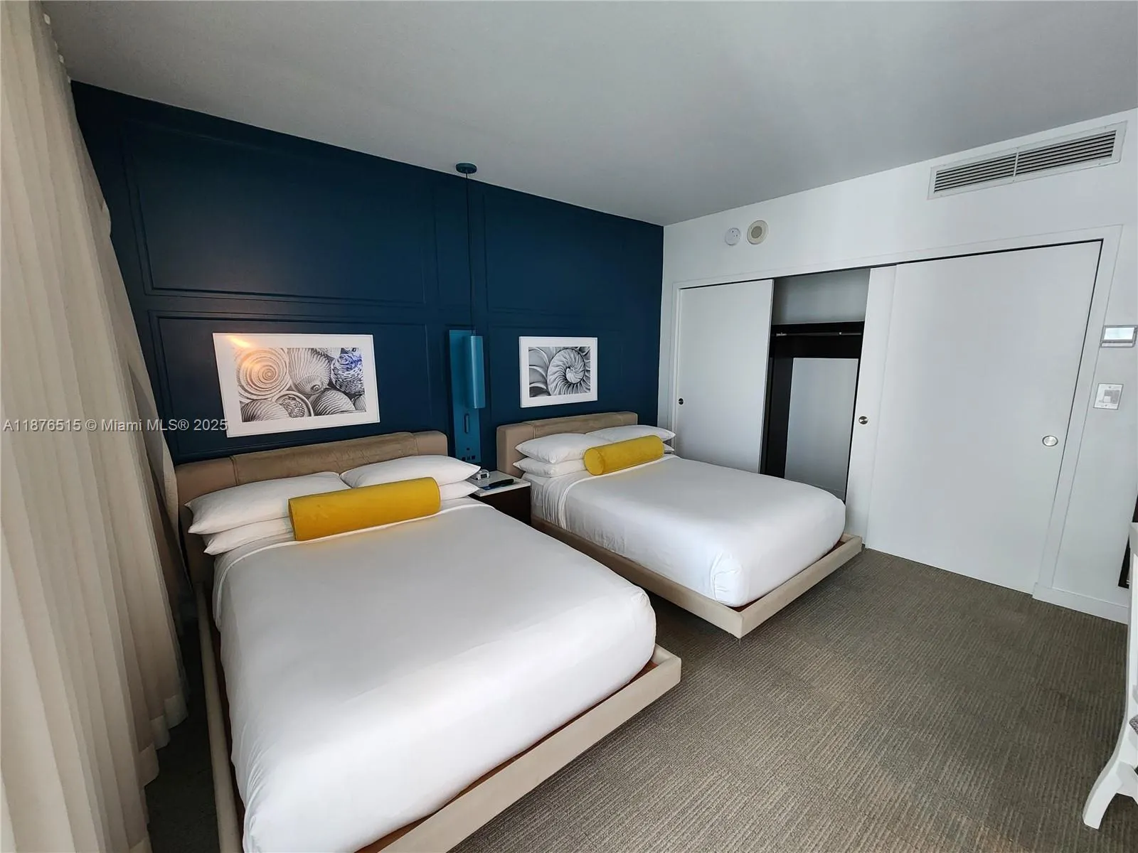17315 Collins Ave, #702