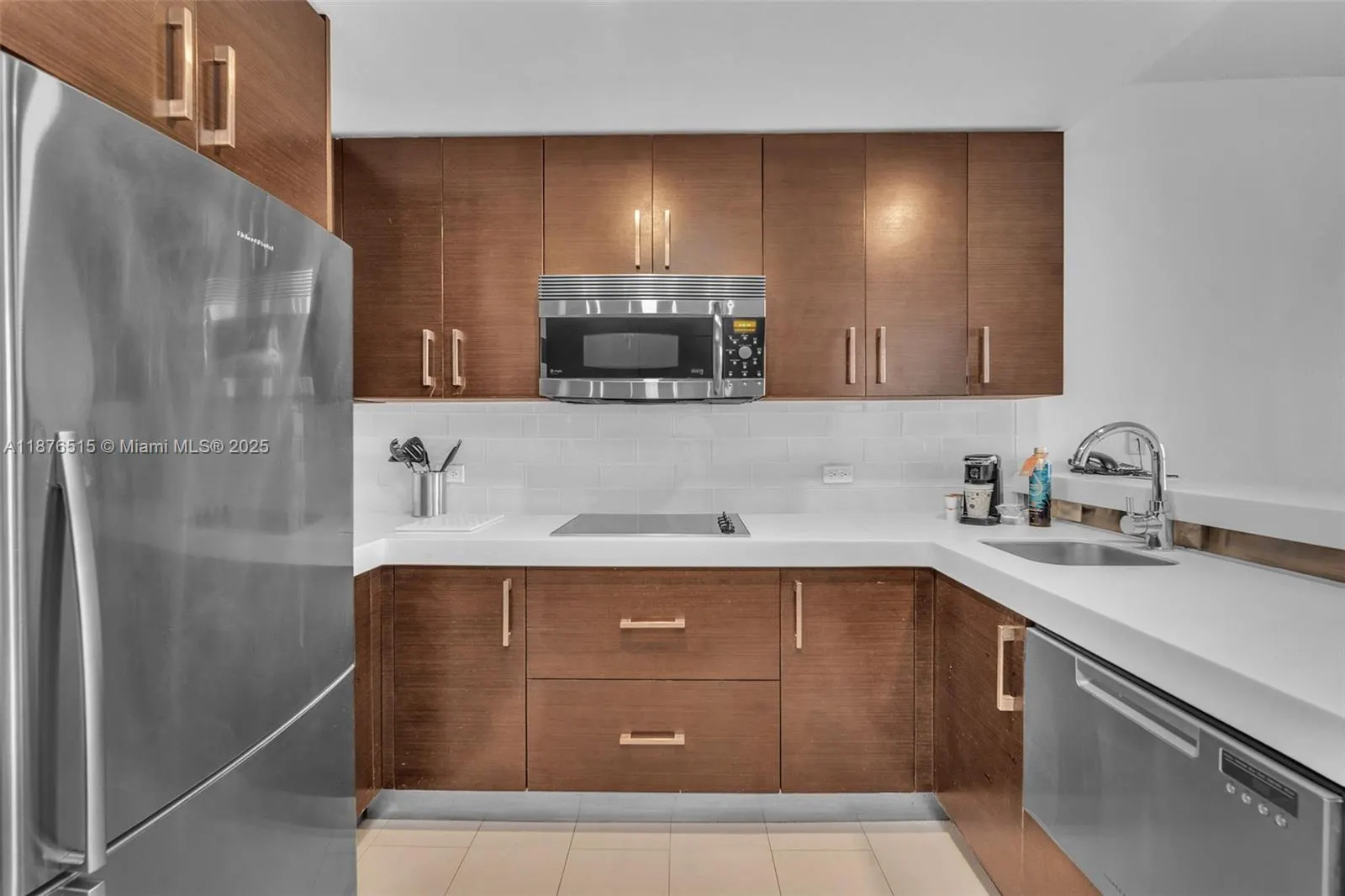 17315 Collins Ave, #702
