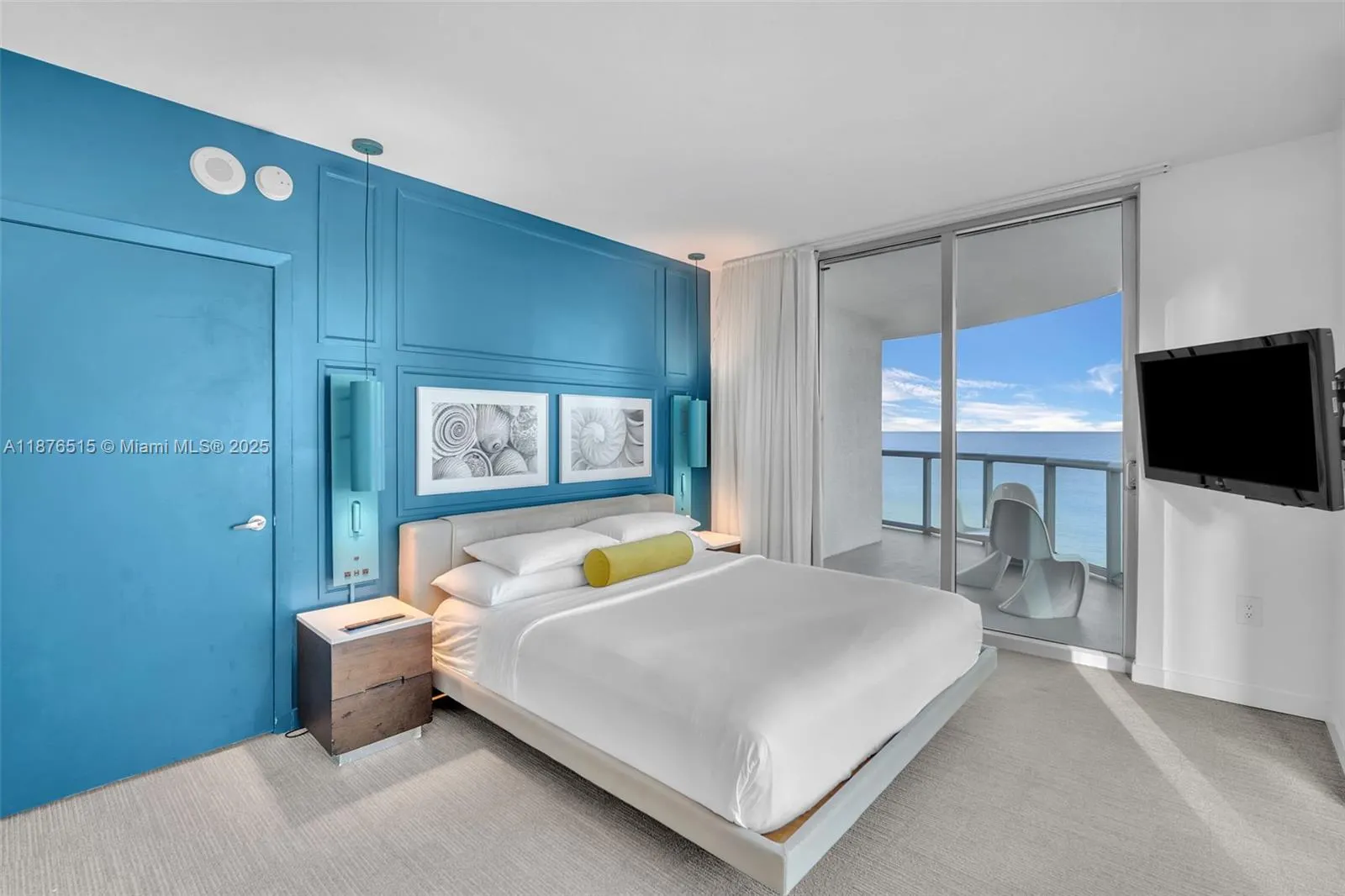 17315 Collins Ave, #702