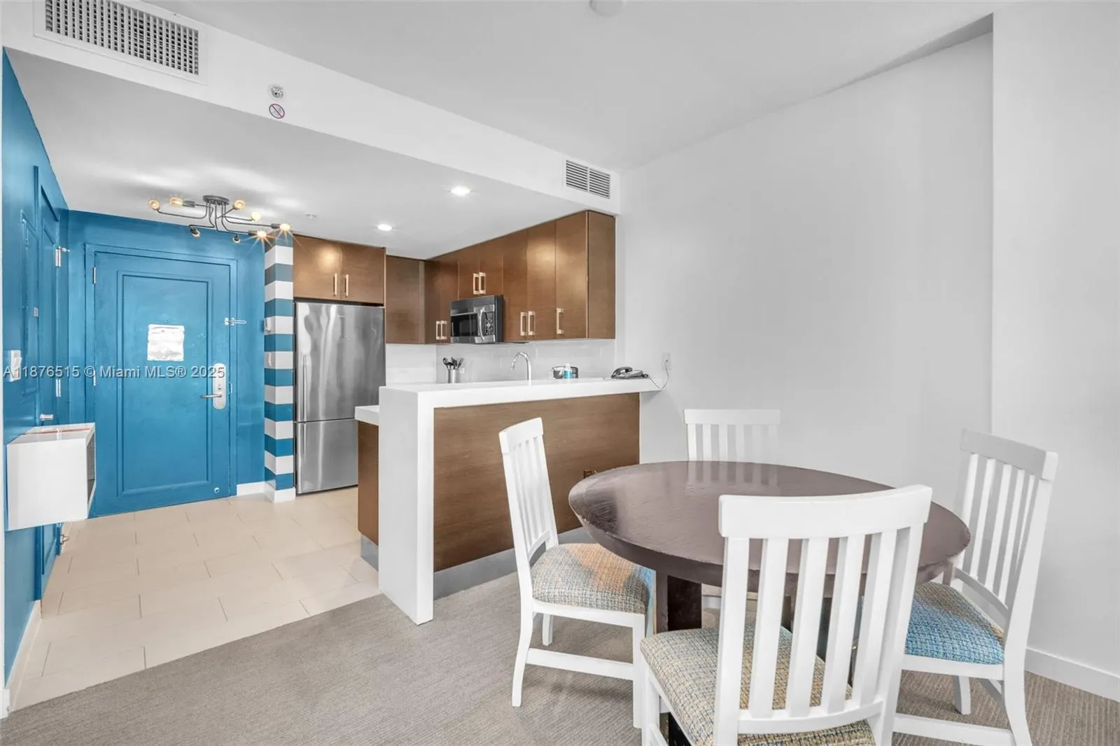 17315 Collins Ave, #702