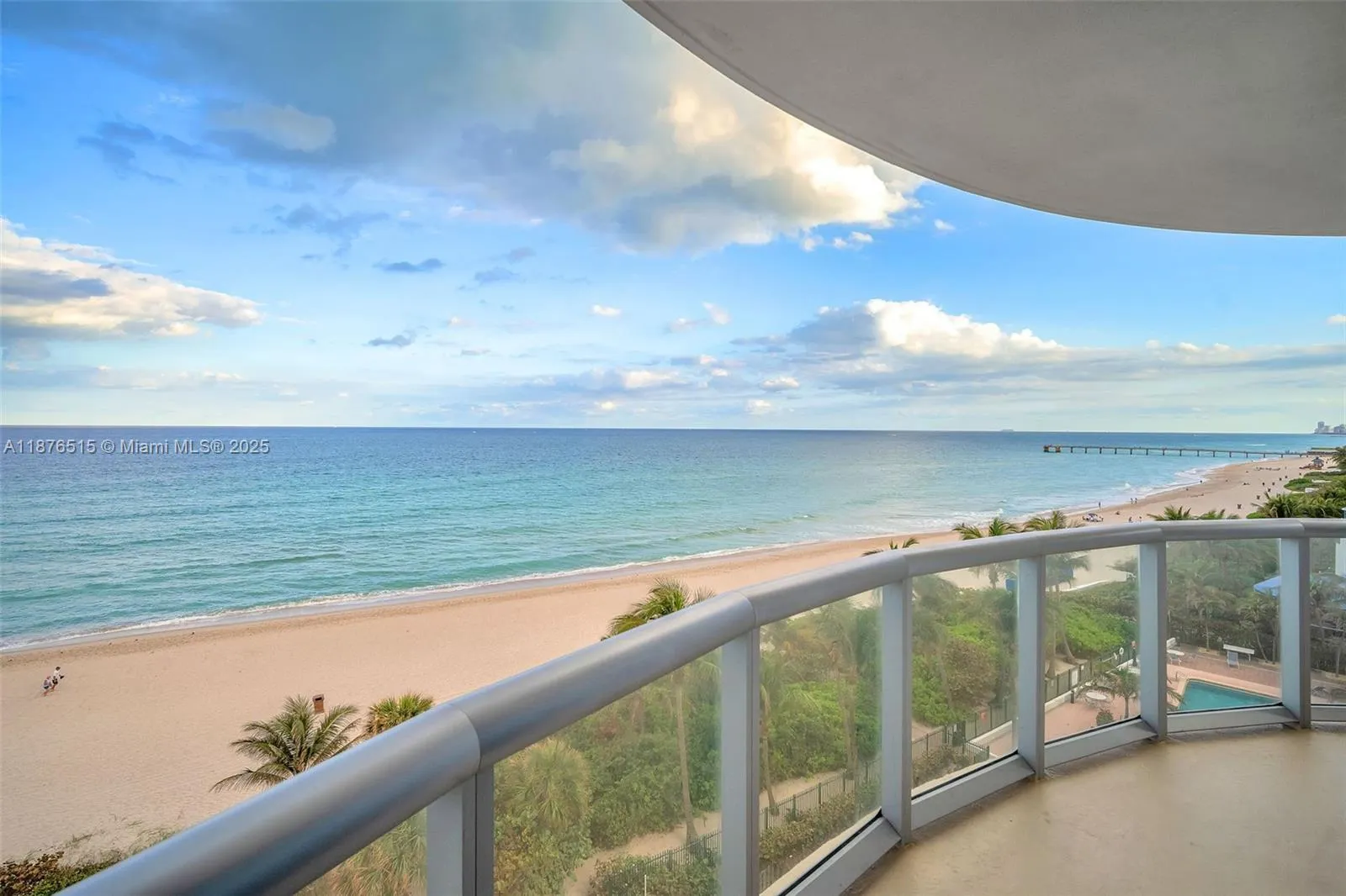 17315 Collins Ave, #702