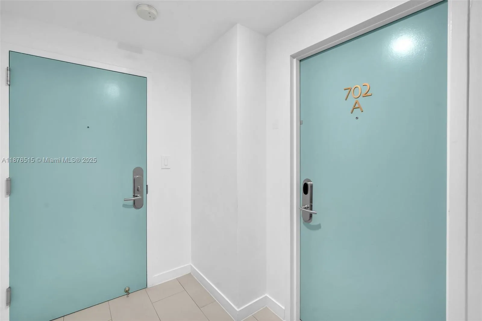 17315 Collins Ave, #702