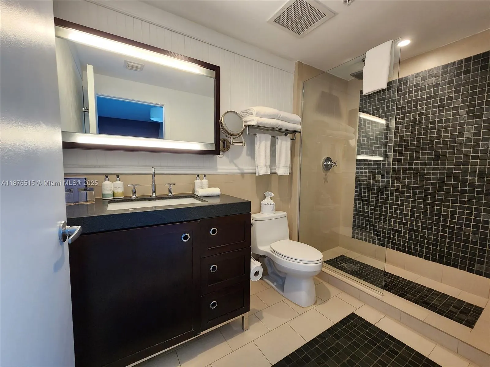 17315 Collins Ave, #702
