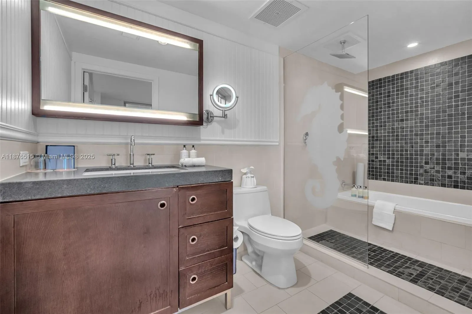 17315 Collins Ave, #702