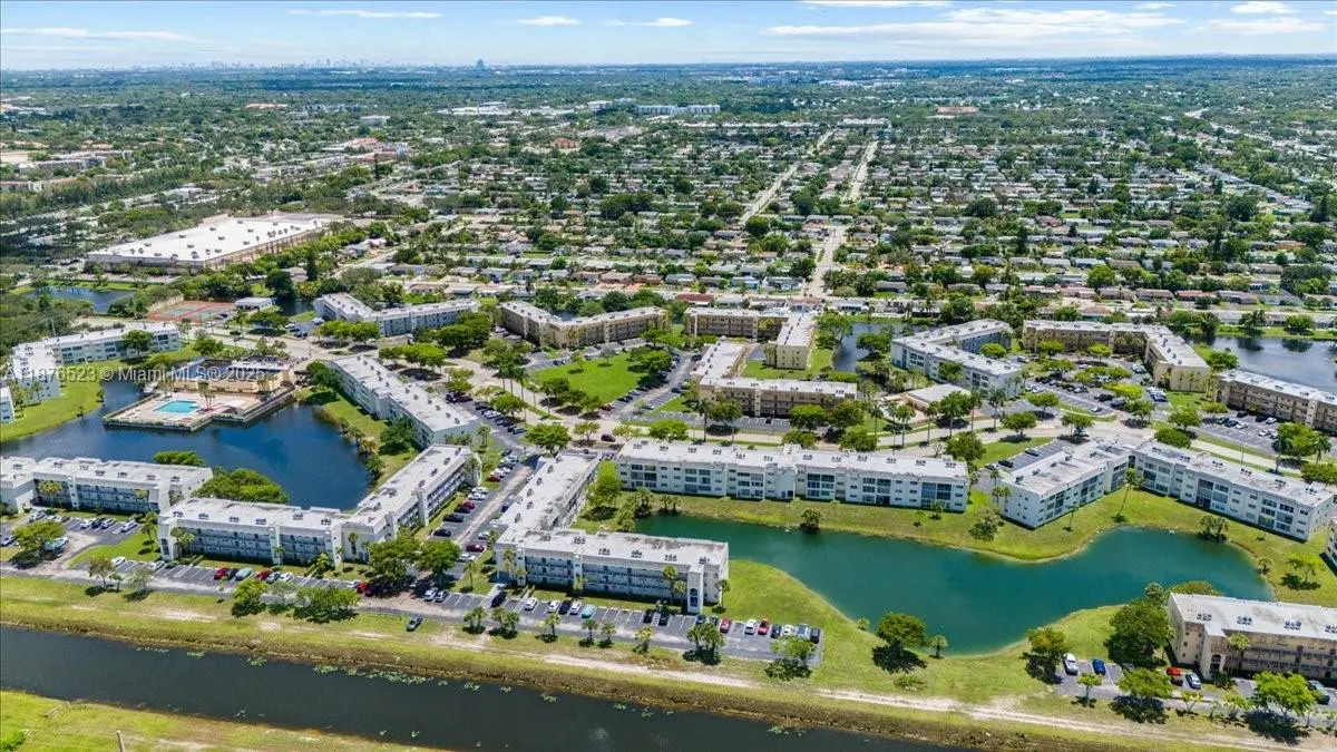 8345 Sunrise Lakes Blvd, #306