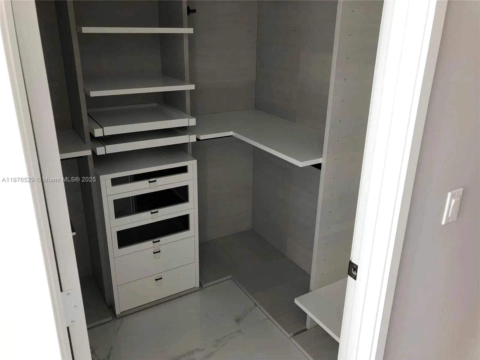 300 Sunny Isles Blvd, #1906