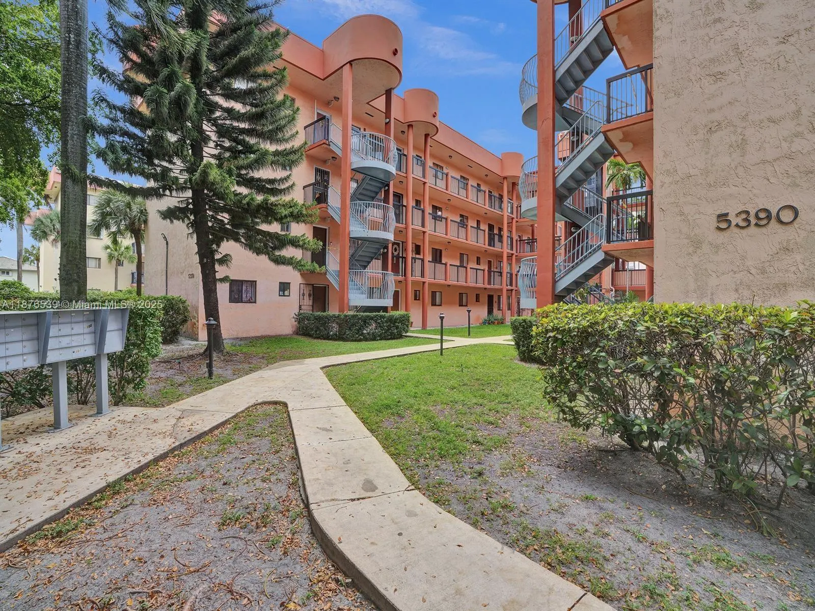 5350 W 21st Ct, #407