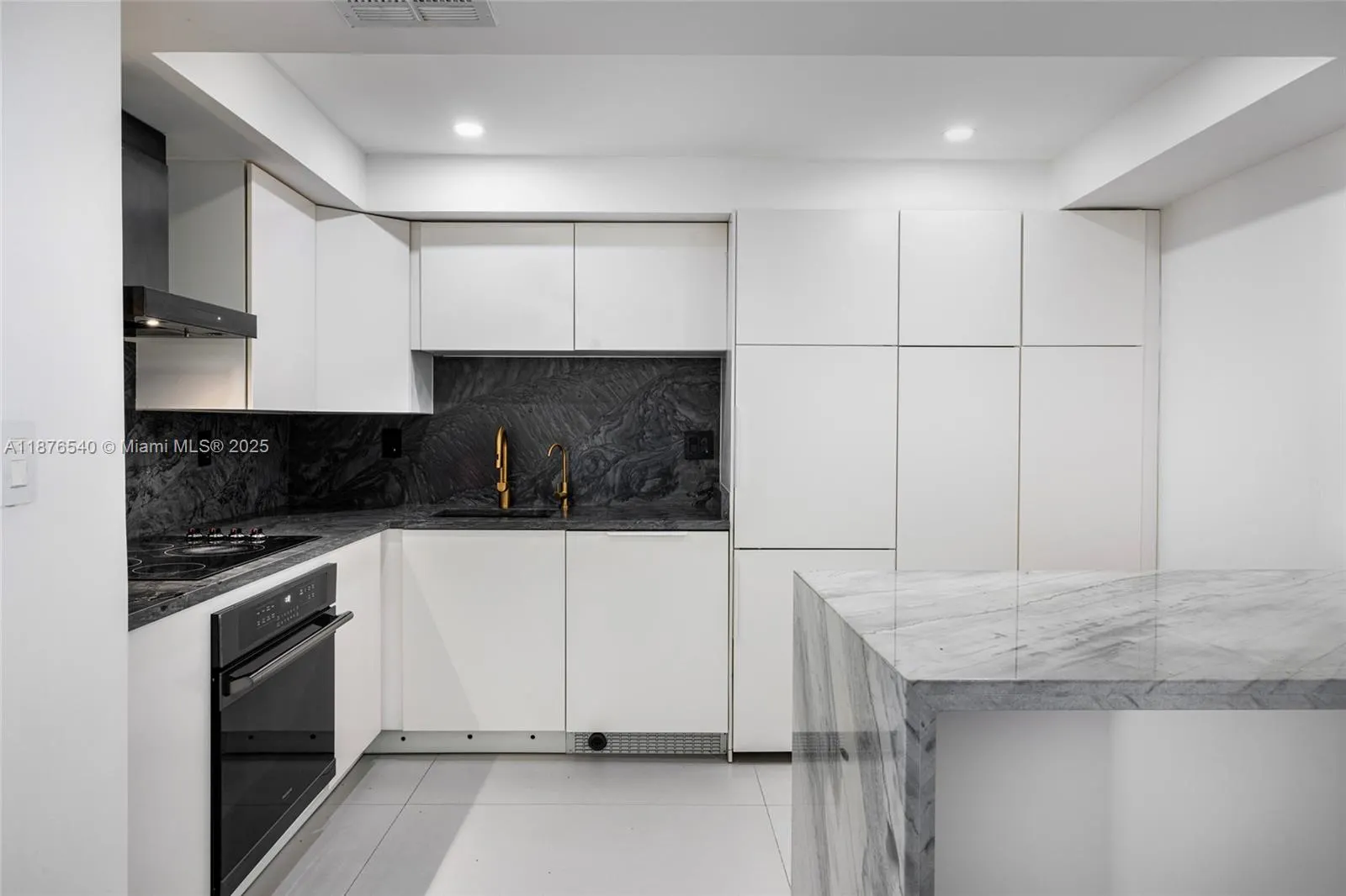 4000 Towerside Ter, #804