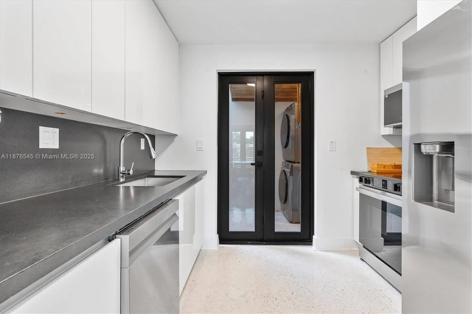 1076 NW 55th St