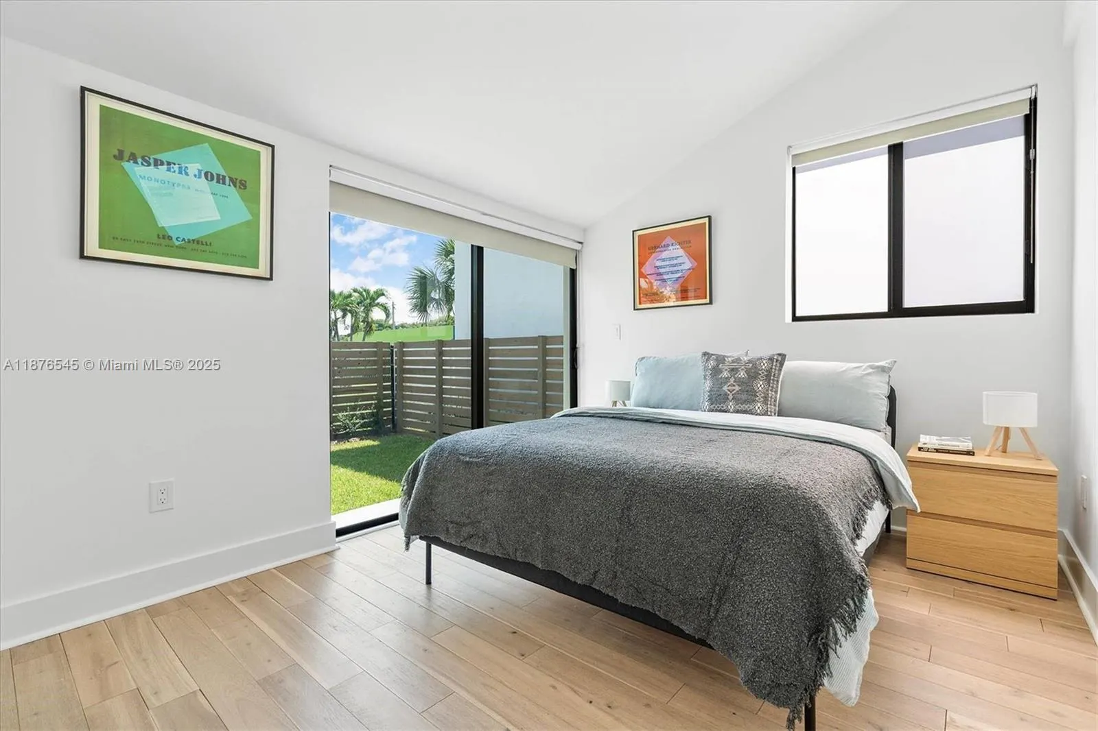 1076 NW 55th St