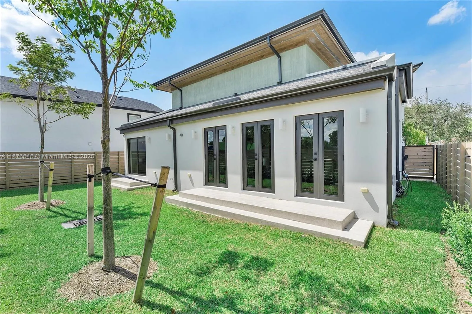 1076 NW 55th St