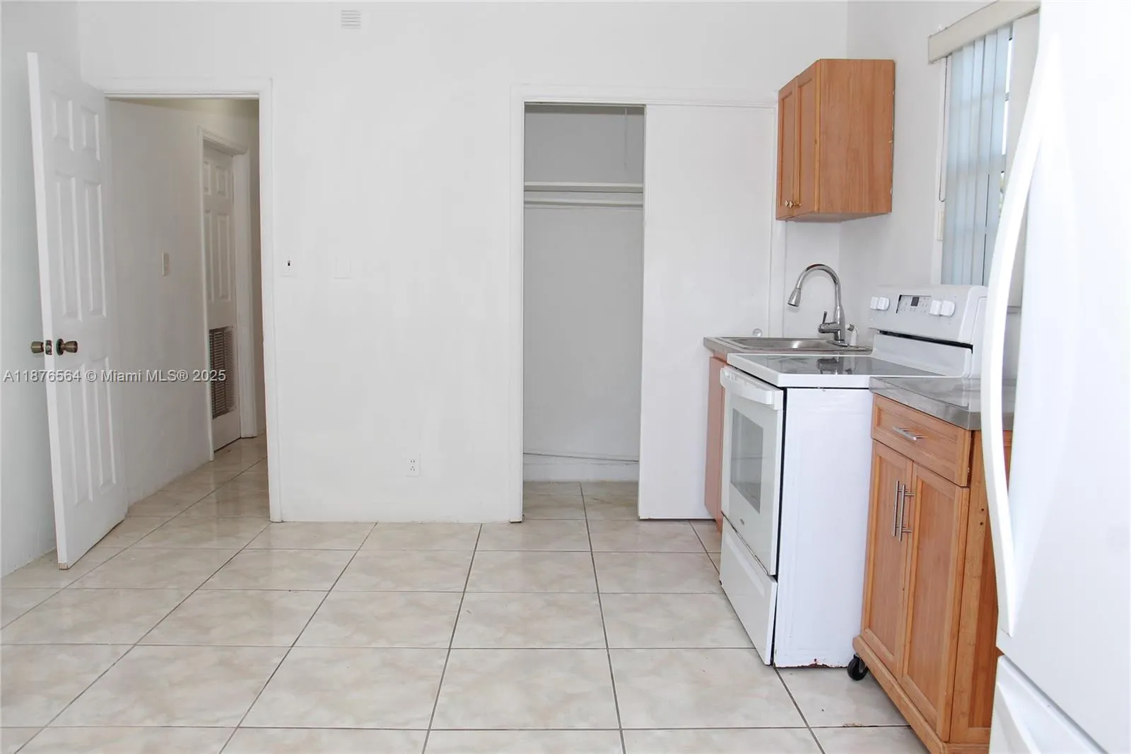 3458 Capri Dr, #1