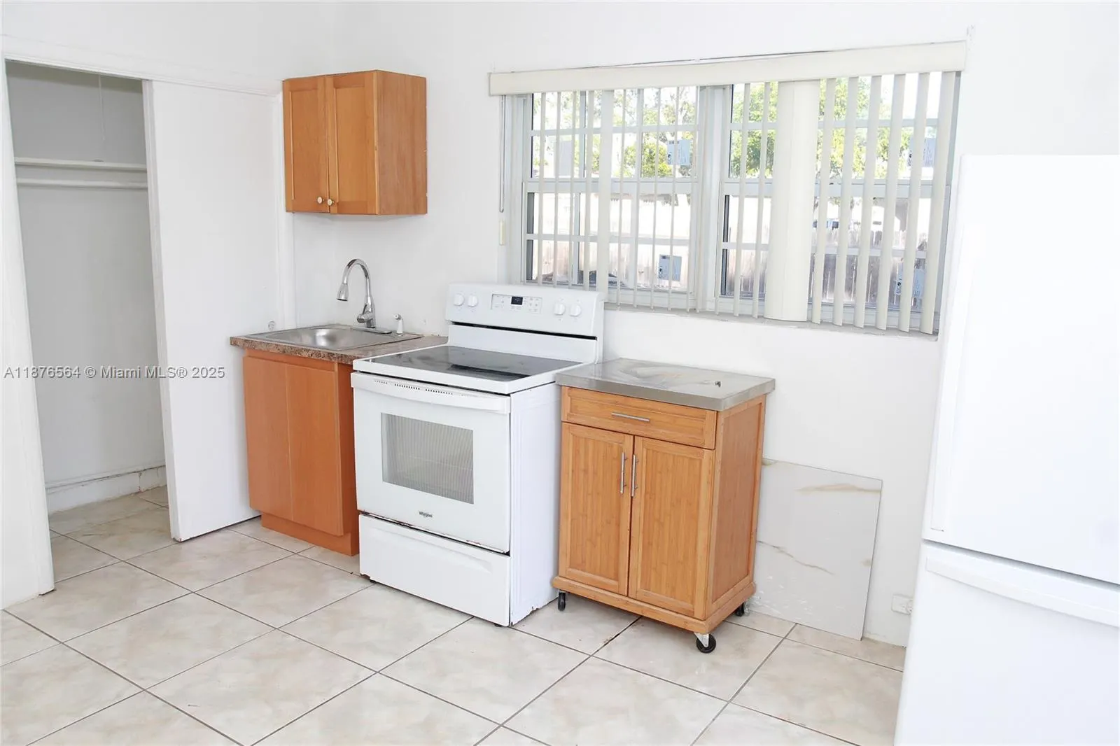 3458 Capri Dr, #1