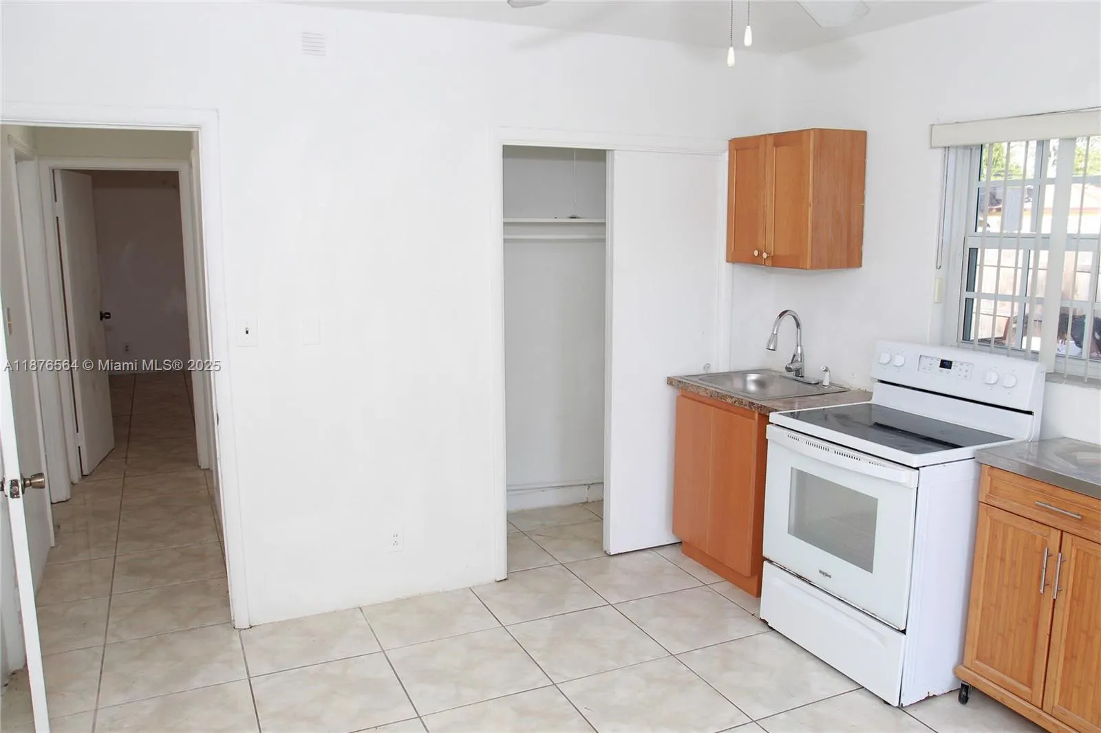 3458 Capri Dr, #1