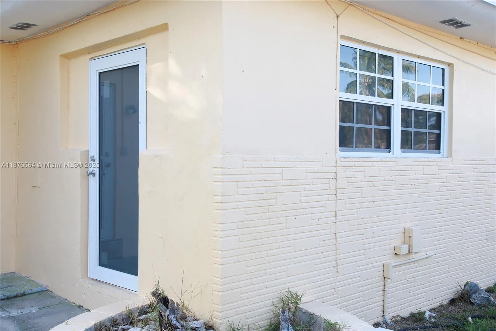 3458 Capri Dr, #1