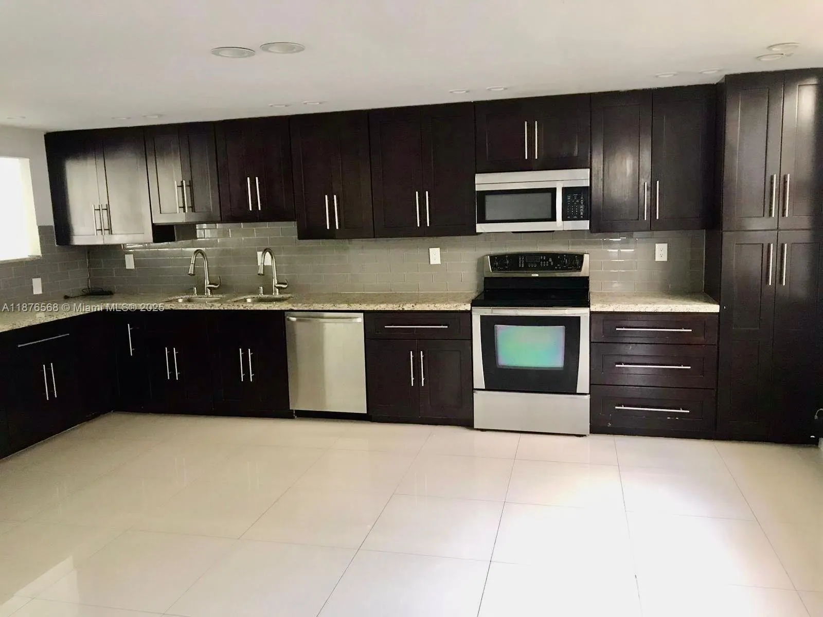 20381 NE 30th Ave, #206-7