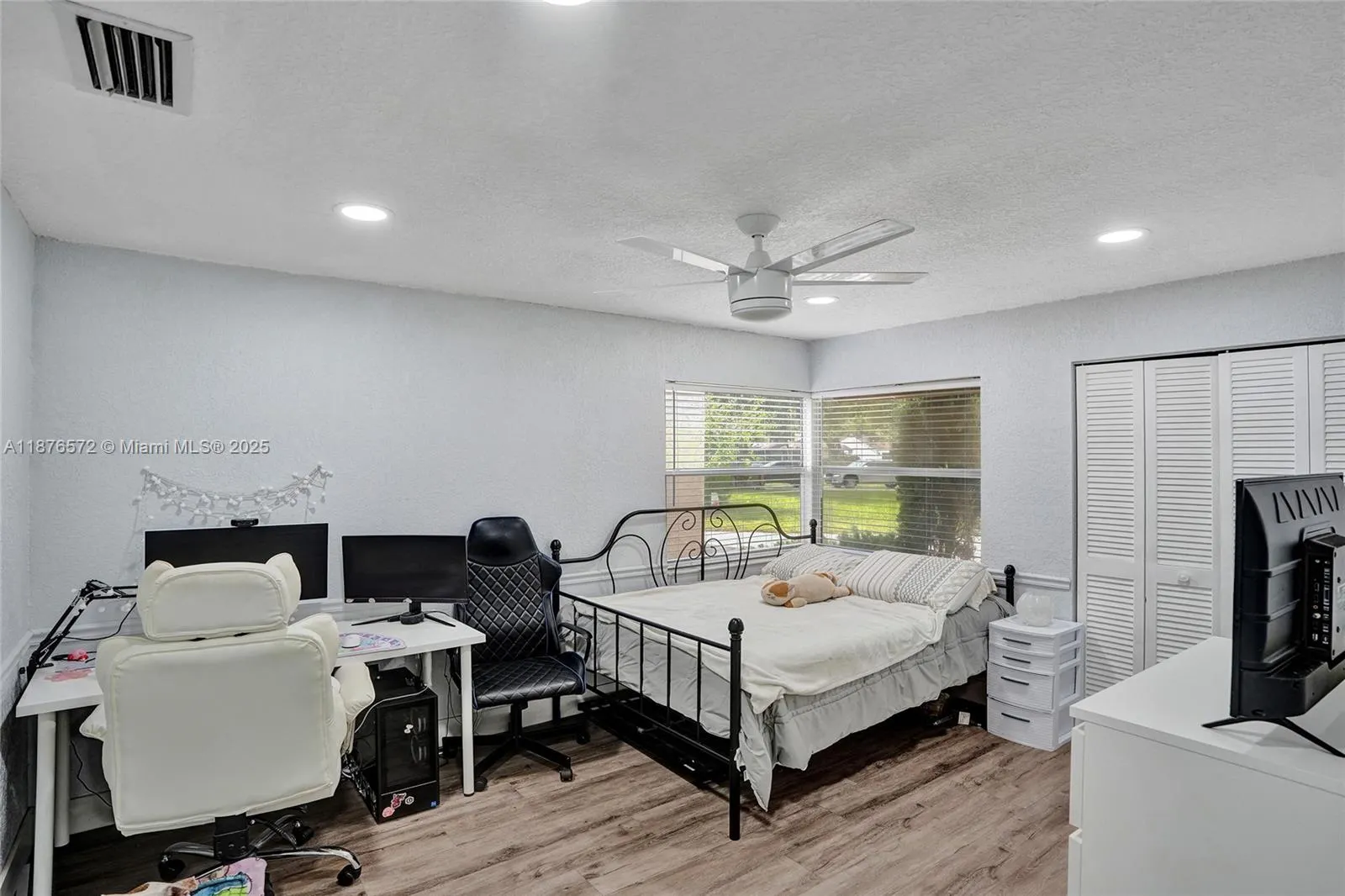 12100 Park Dr