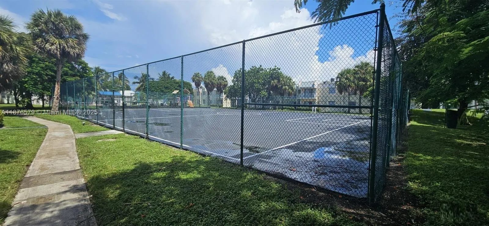 411 Executive Center Dr, #209