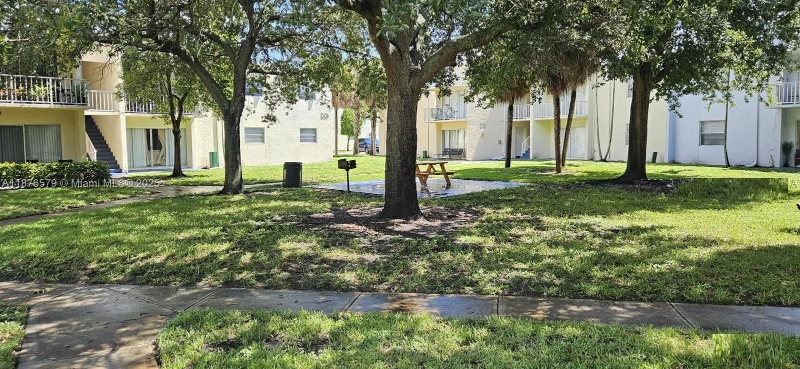411 Executive Center Dr, #209