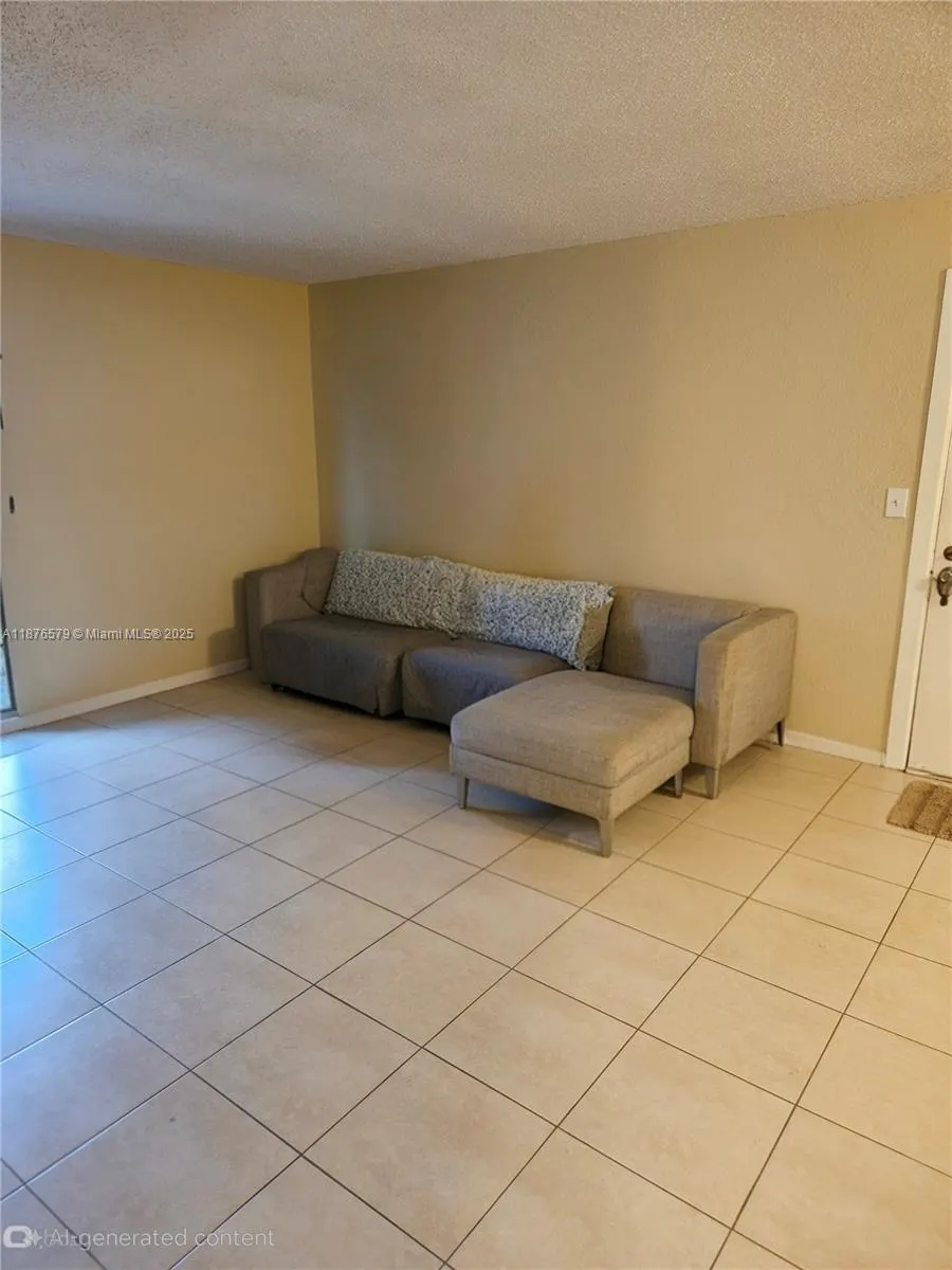 411 Executive Center Dr, #209