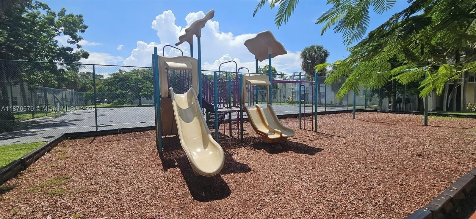 411 Executive Center Dr, #209