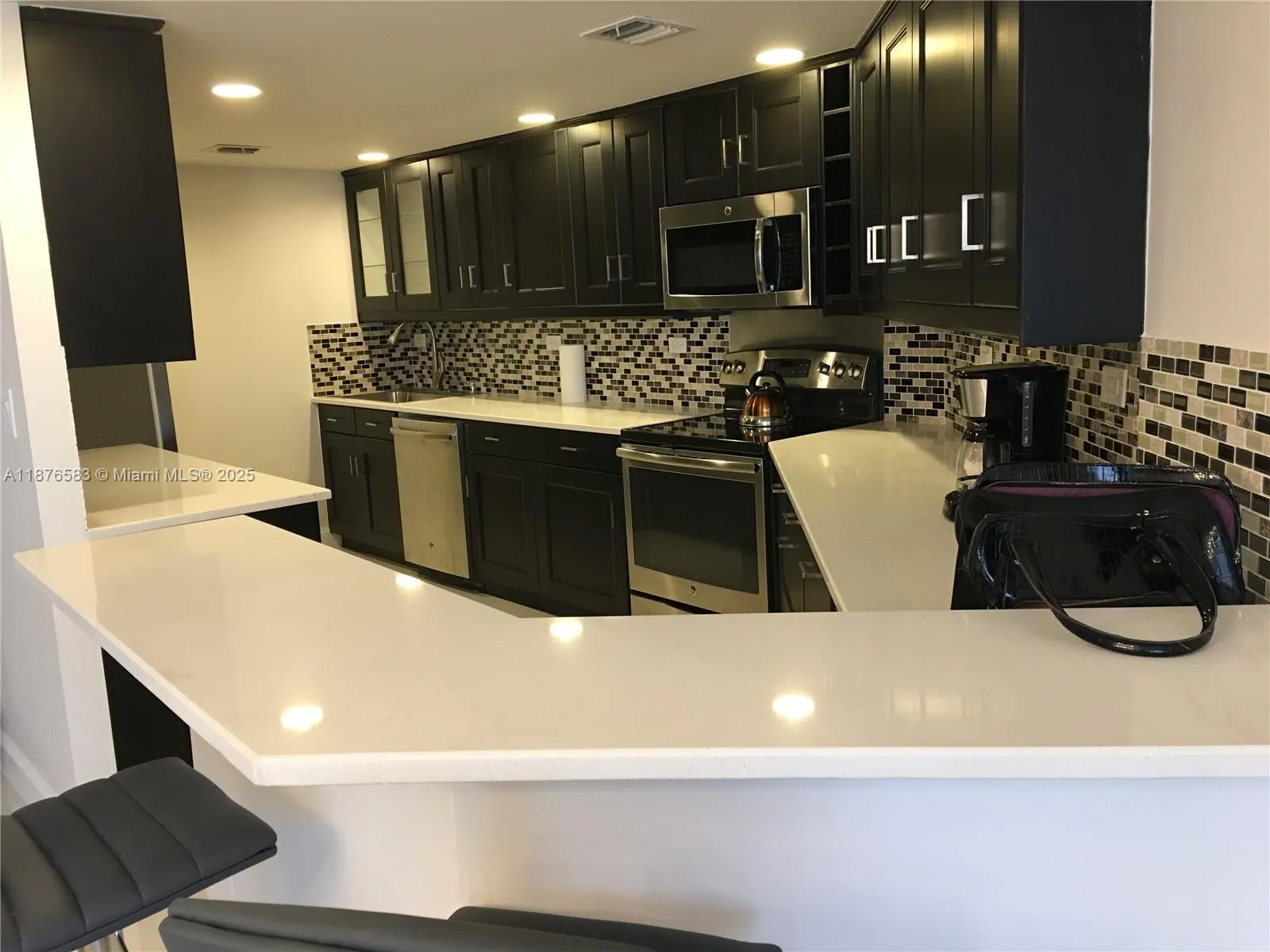 7135 Collins Ave, #1022