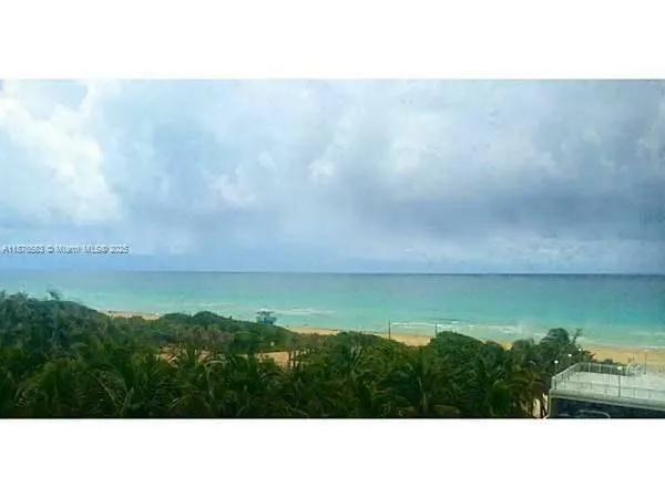 7135 Collins Ave, #1022