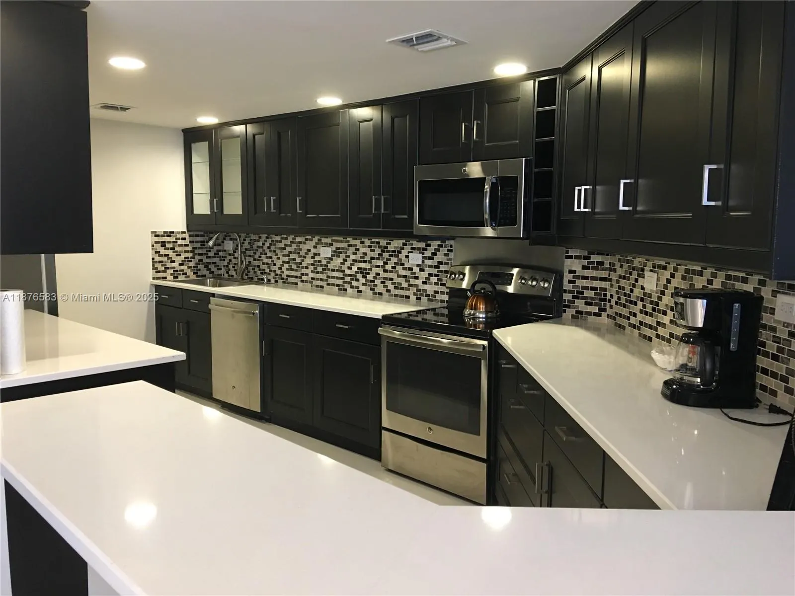 7135 Collins Ave, #1022