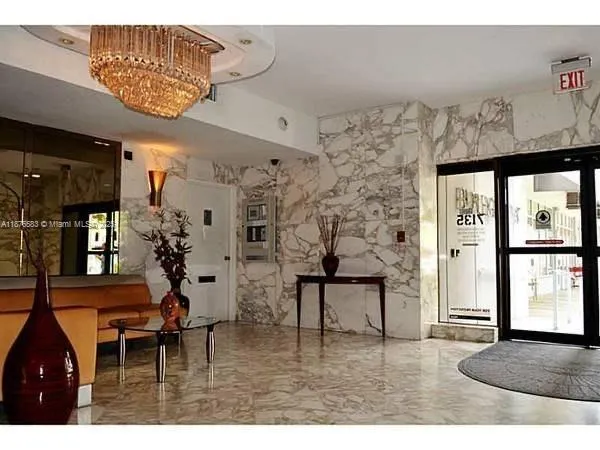 7135 Collins Ave, #1022