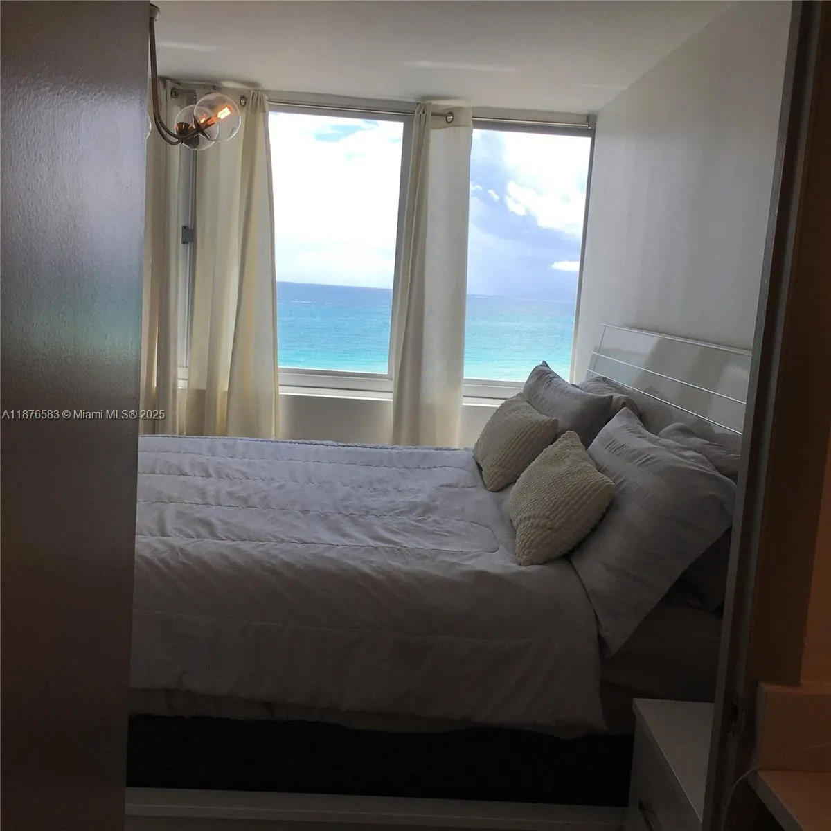7135 Collins Ave, #1022