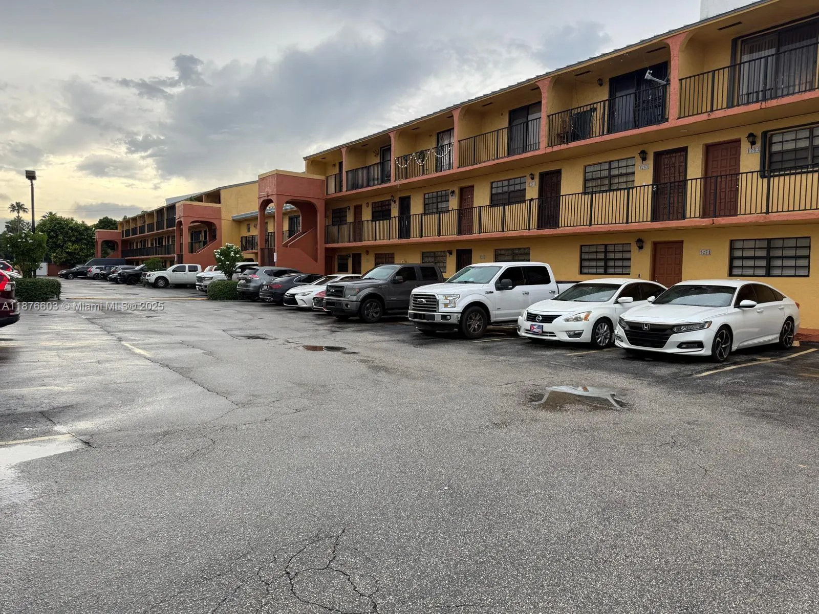 1279 W 51st Pl, #B-13