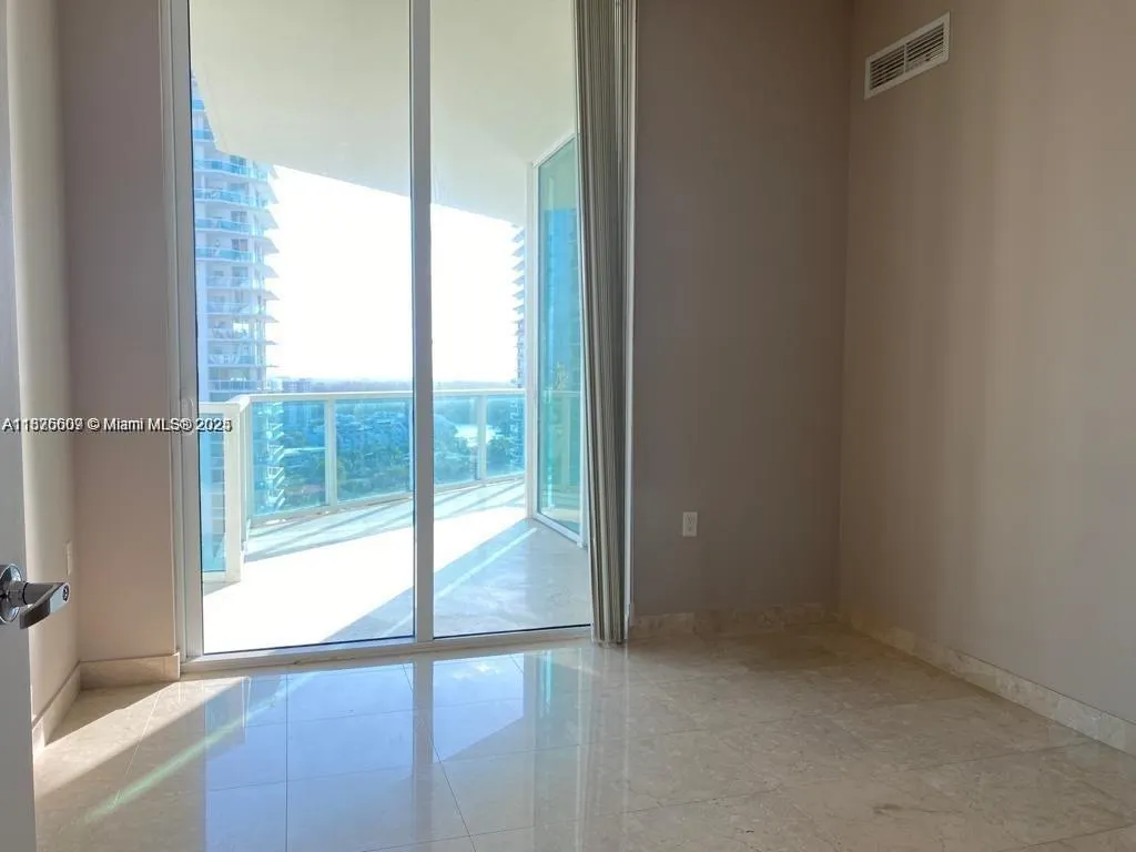 150 Sunny Isles Blvd, #1-1804