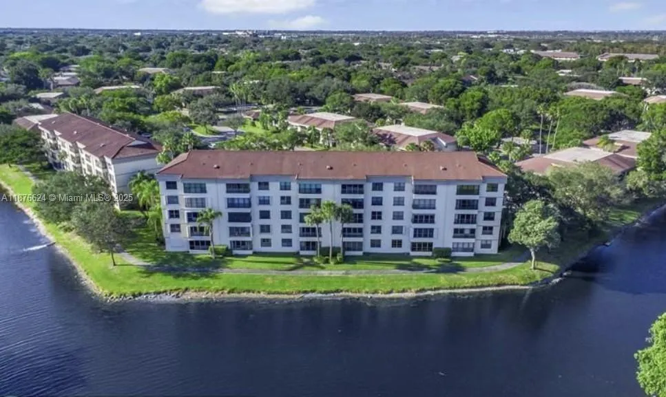 2907 S Carambola Cir S, #206