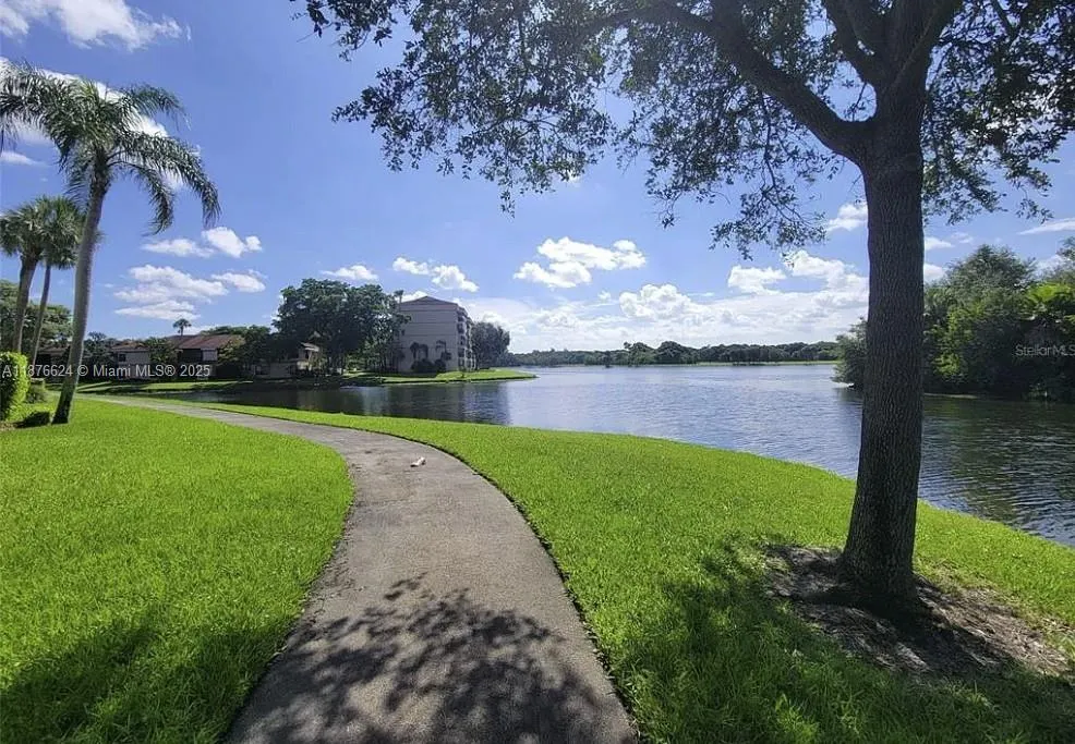2907 S Carambola Cir S, #206