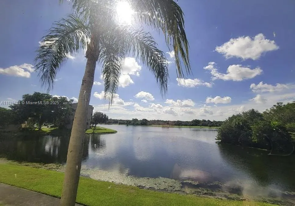 2907 S Carambola Cir S, #206