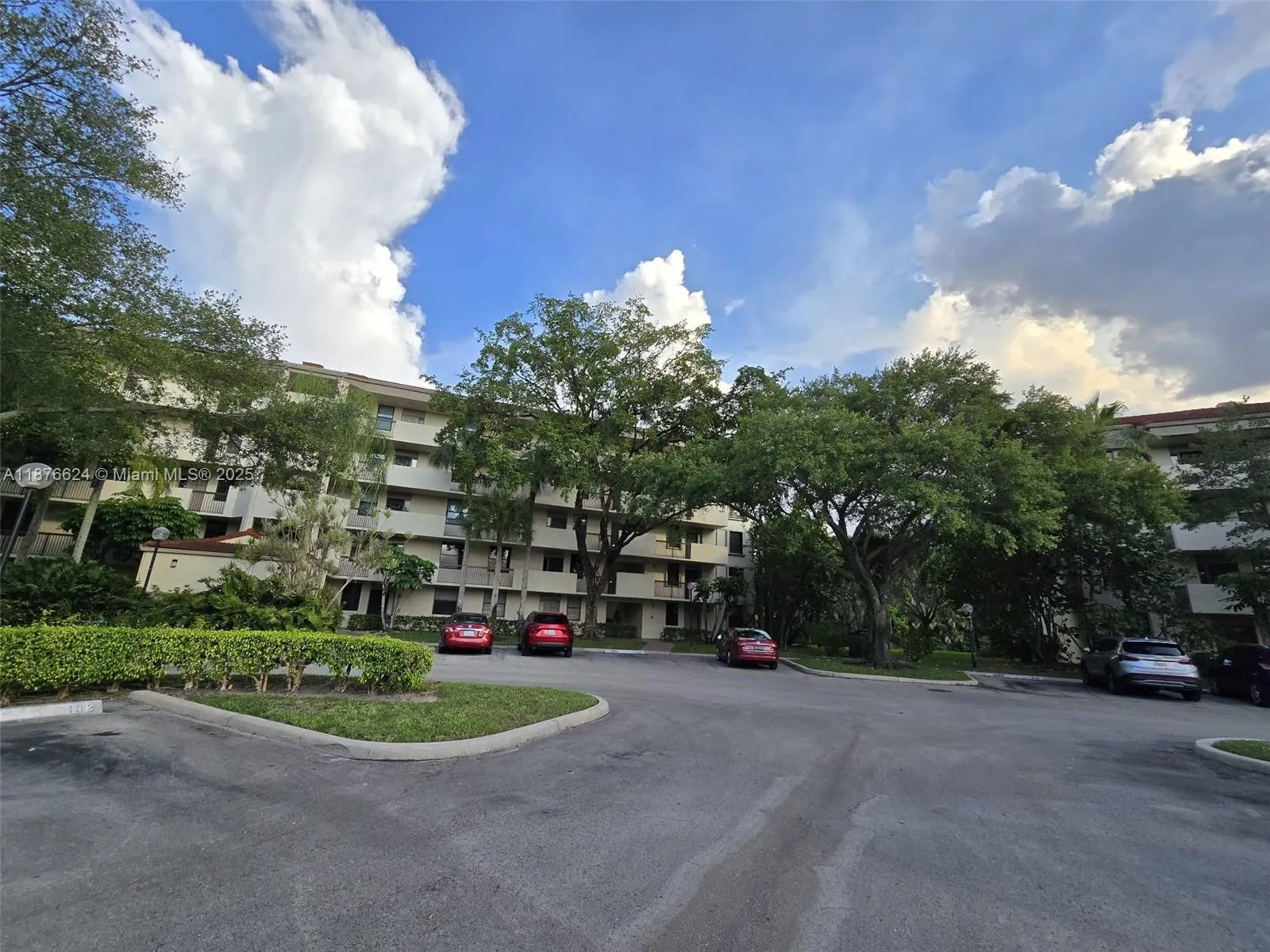 2907 S Carambola Cir S, #206