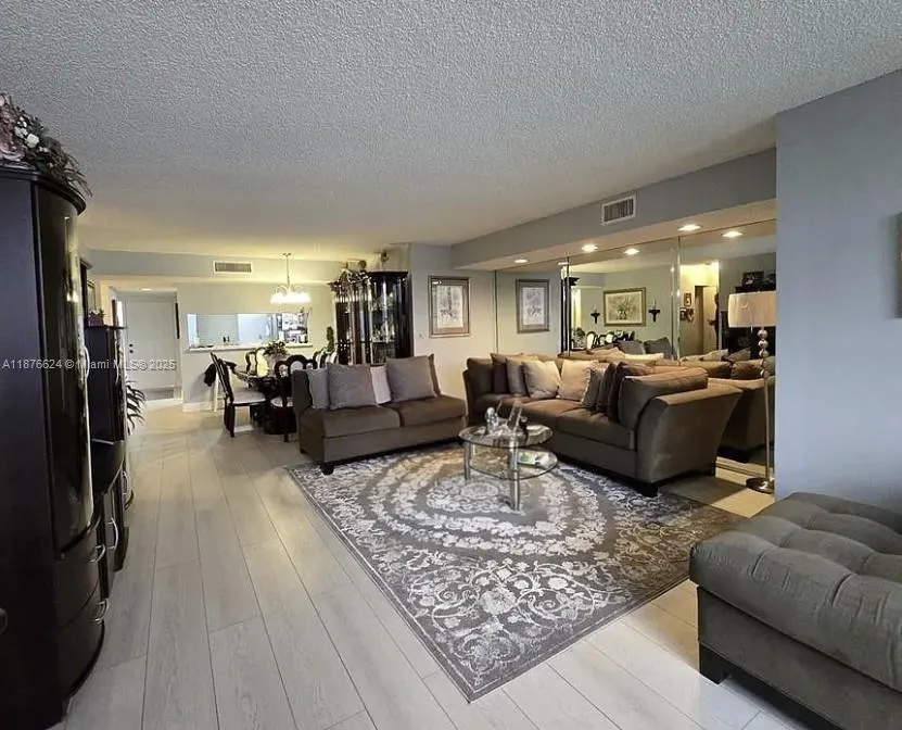 2907 S Carambola Cir S, #206