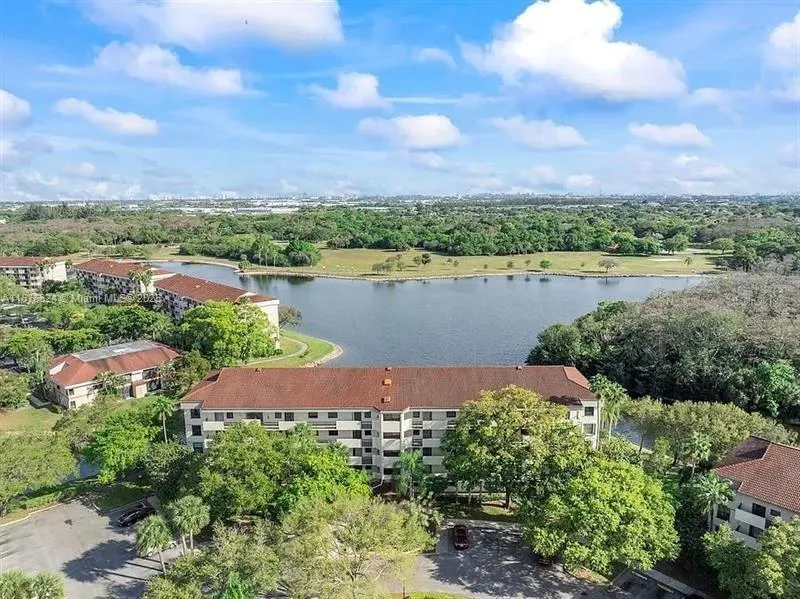 2907 S Carambola Cir S, #206