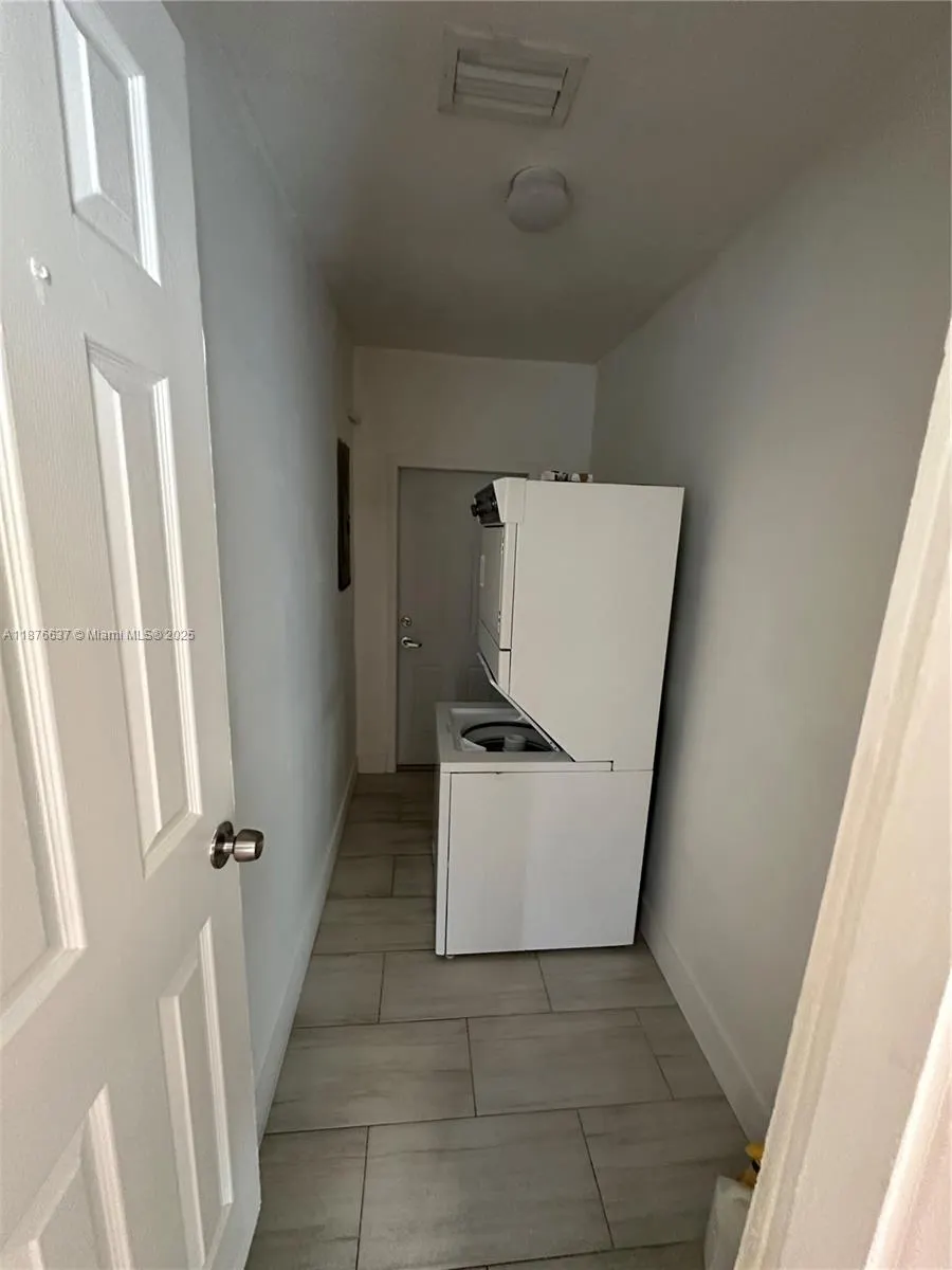 1300 Dunad Ave