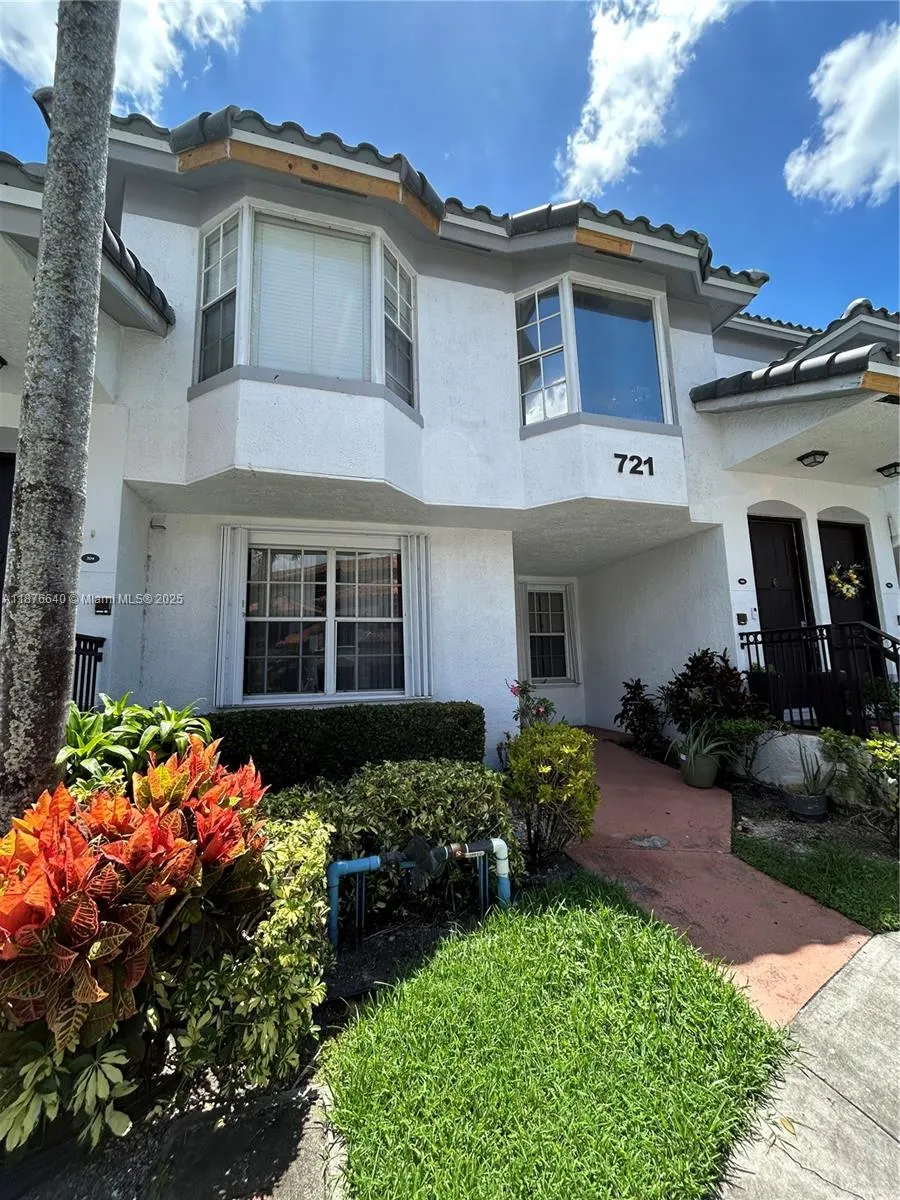 721 SW 148th Ave, #305