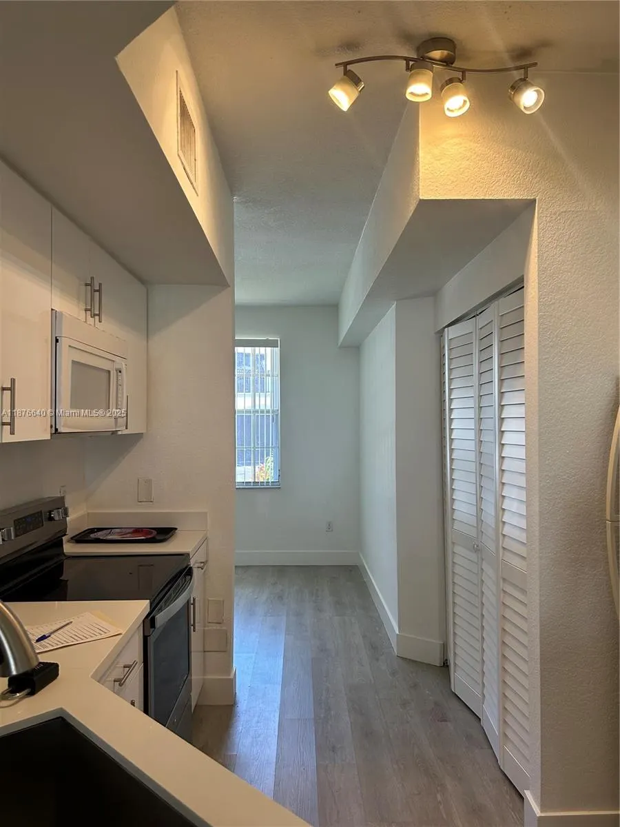 721 SW 148th Ave, #305