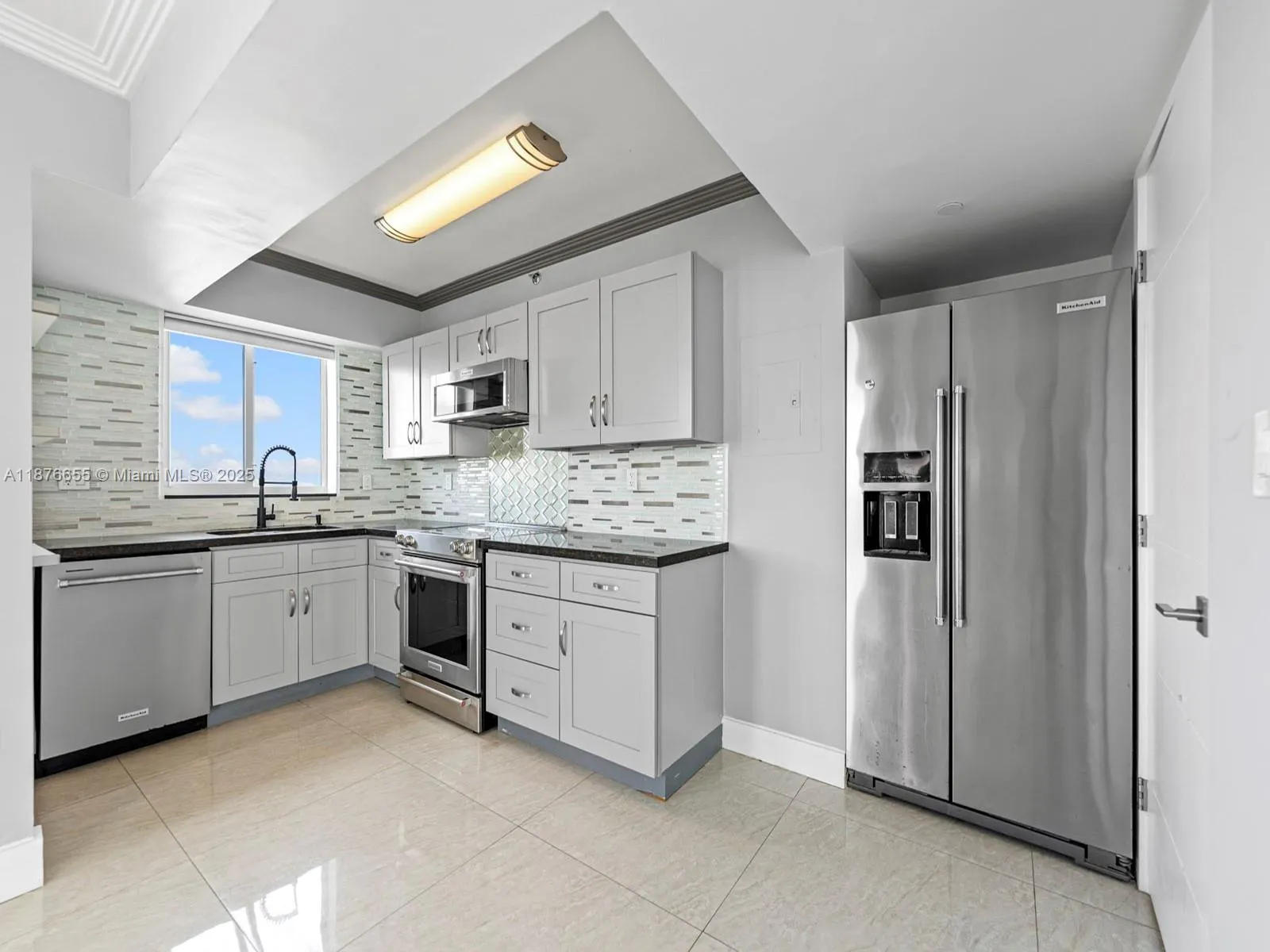 5900 Collins Ave, #1201