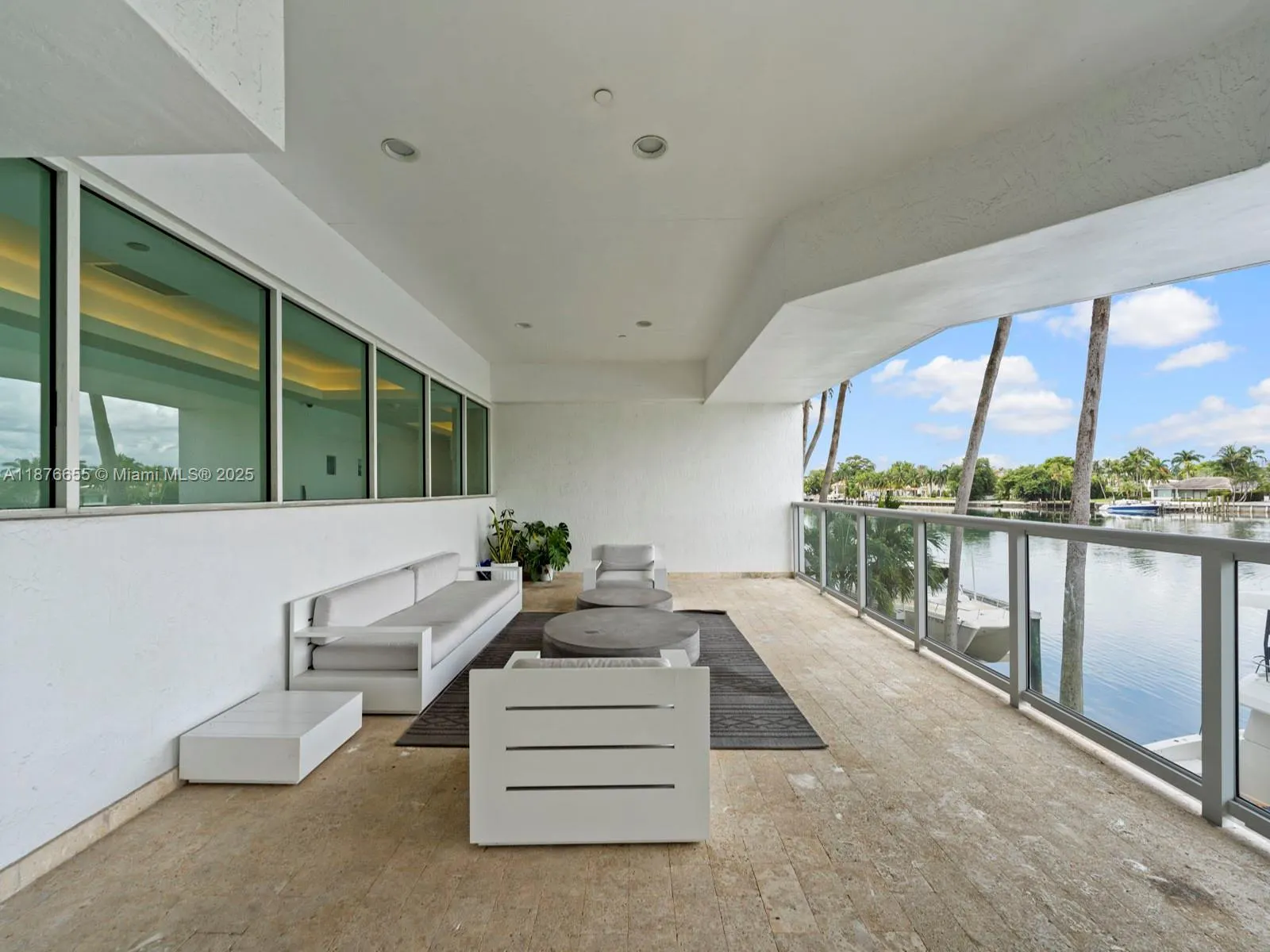 5900 Collins Ave, #1201